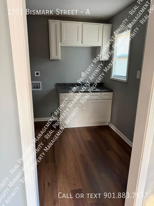 Building Photo - 1751 Bismark St