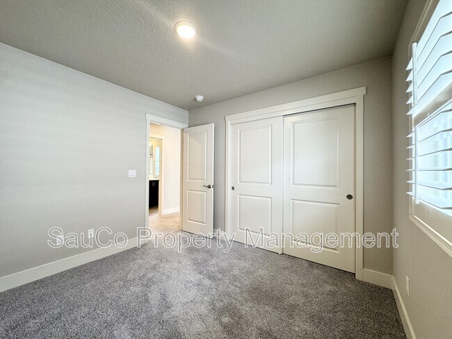 Building Photo - 14419 SW 168th Ave