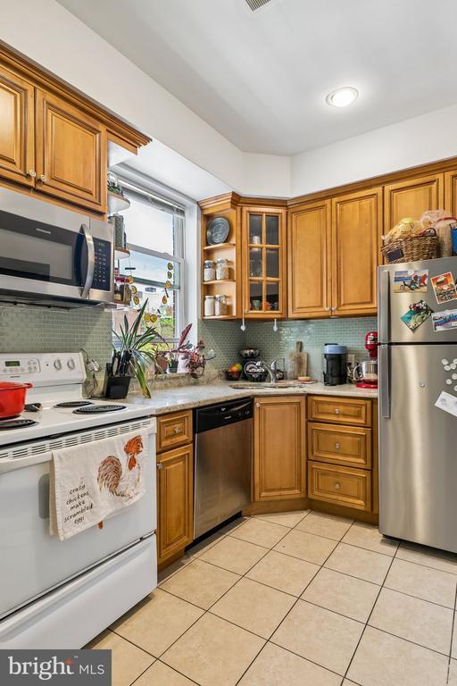 Building Photo - 303 S 11th St