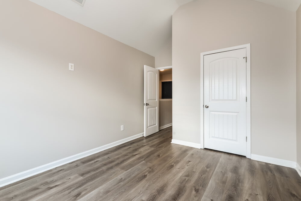 Building Photo - 6596 Woodwell Dr
