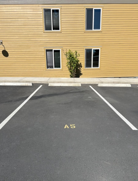 Building Photo - 1335 SE Jetty Ave