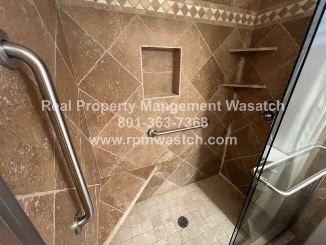 Building Photo - Look at This Beautiful 2 Bedroom 1 Bathroom Split Single Family home is Sugarhouse!!