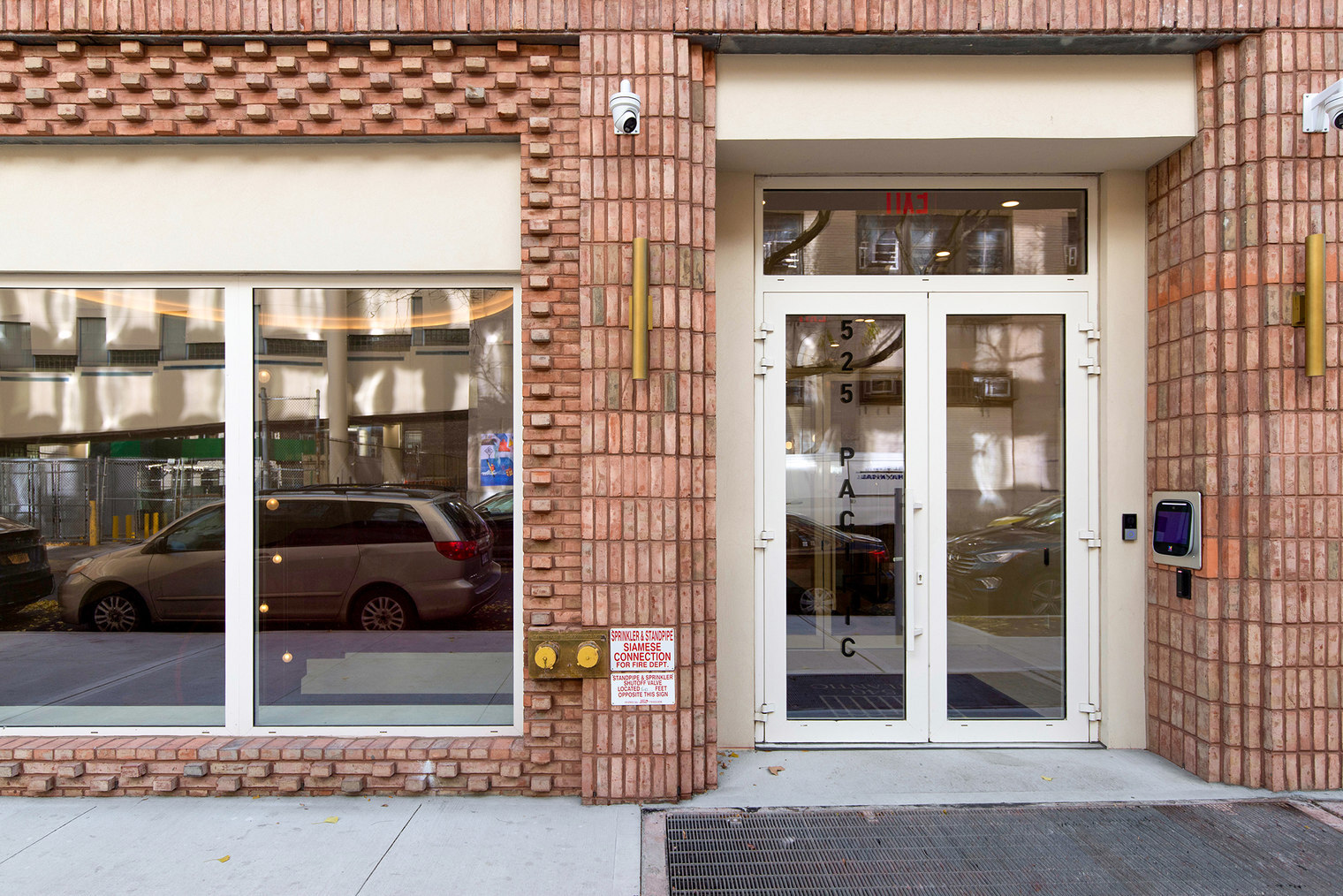 Building Photo - 525 Pacific St