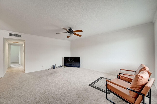Building Photo - 2020 NE 56th St