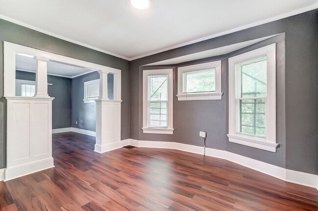 Building Photo - Spacious Three Bedroom in Dayton!