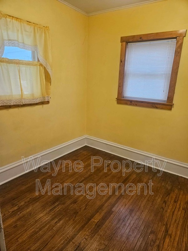 Building Photo - 516 N Cadwell Ave