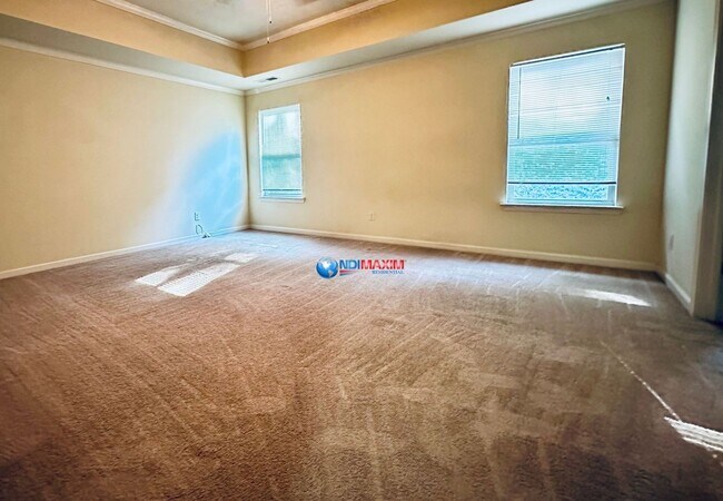 Building Photo - Spacious 4-bedroom house in Lawrenceville