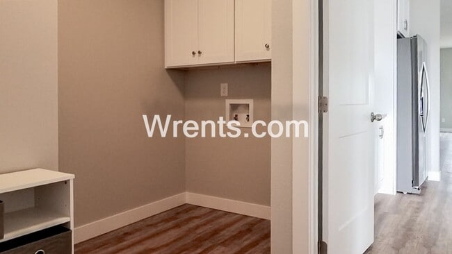 Building Photo - Beautiful Home By Esmeralda Golf Course Av...