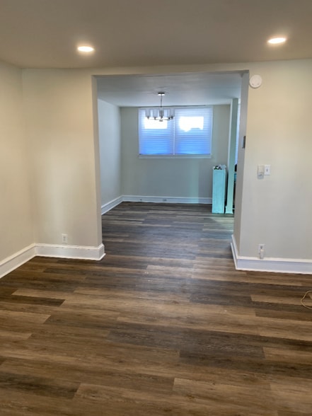 Building Photo - 2652 Sylmar St