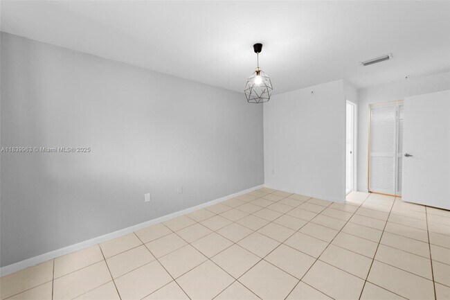 Building Photo - 1688 West Ave