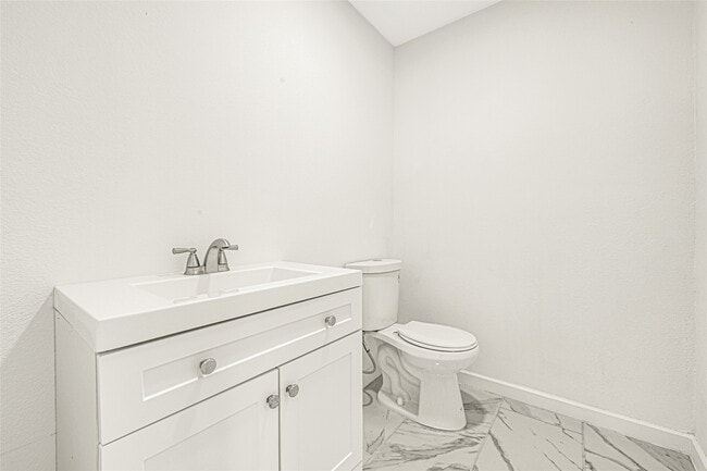 Building Photo - 1412 Northwood St