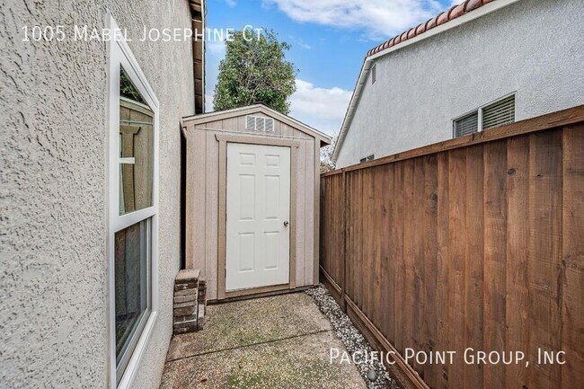 Building Photo - 1005 Mabel Josephine Ct