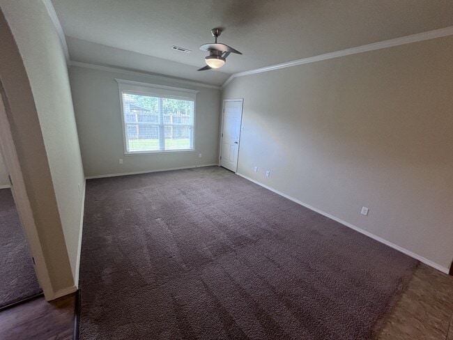 Building Photo - 133 Meadow Dr