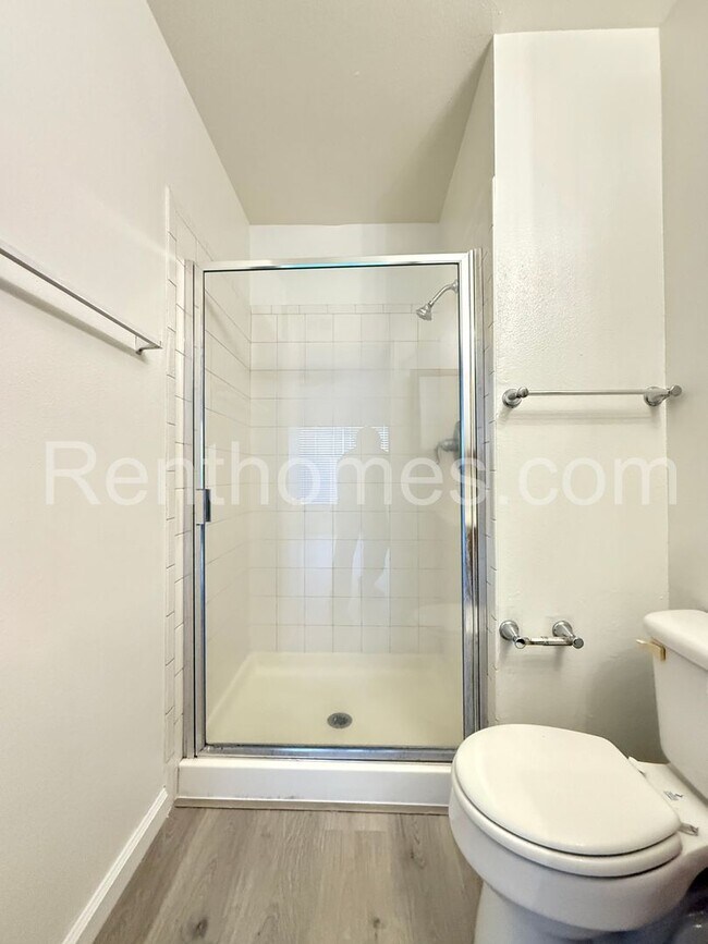 Building Photo - 13877 Wayland Grove Ct