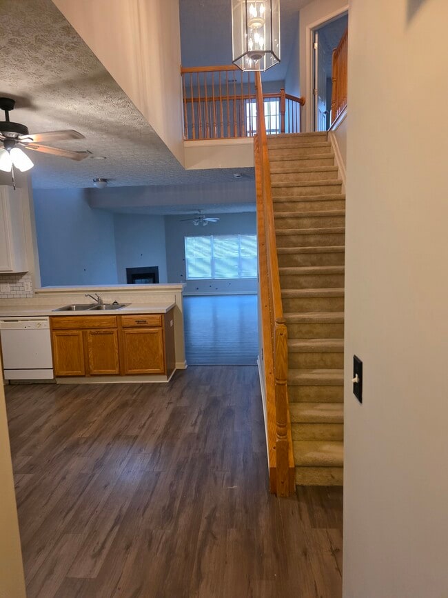 Building Photo - 9268 Tournament Dr