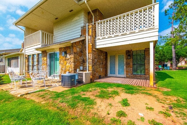 Building Photo - 613 Doe Trail