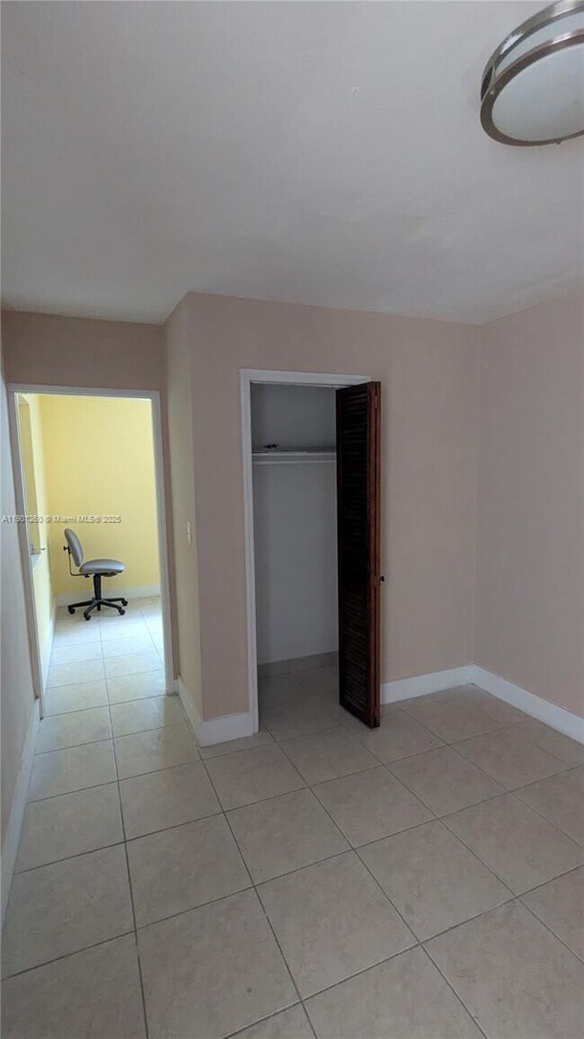 Building Photo - 4111 NW 37th Ave