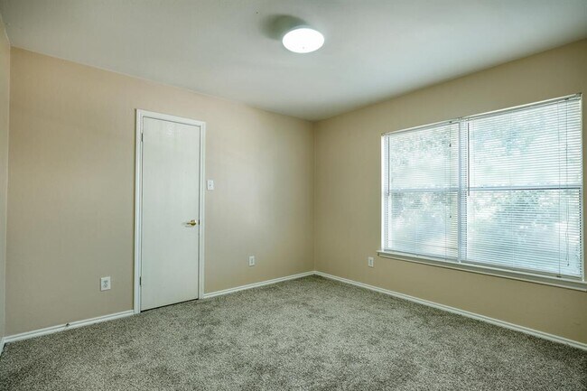 Building Photo - 7537 Redrick Dr