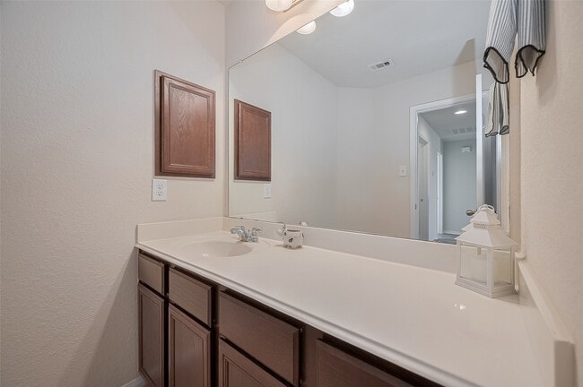 Building Photo - 2315 Zephyr Ln