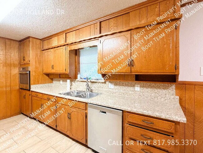 Building Photo - 3708 Holland Dr