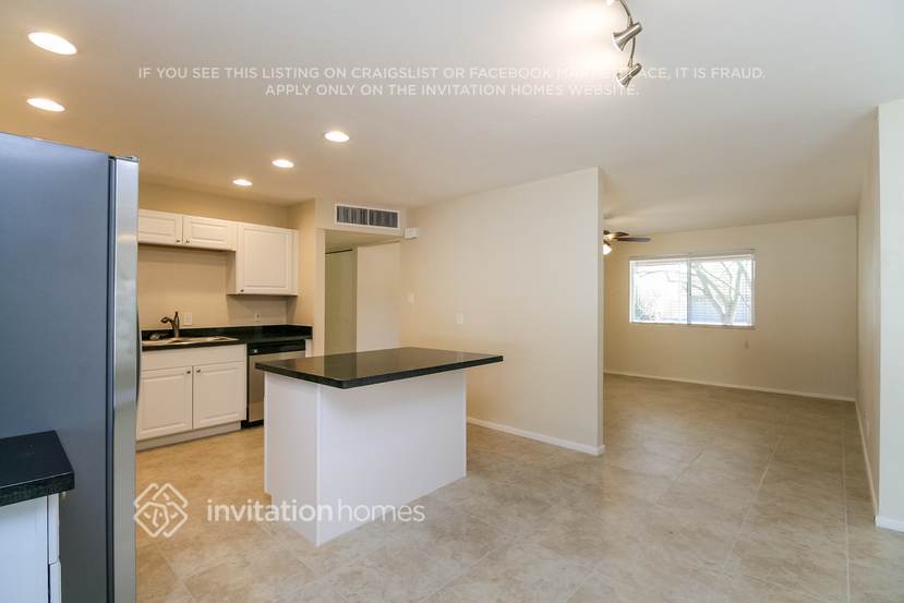 Building Photo - 7420 E Belleview St