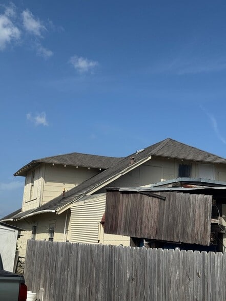 Building Photo - 931 9th Ave