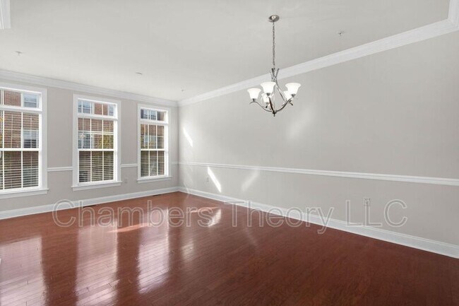 Building Photo - 415 N Upton Ct