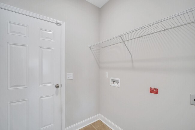 Building Photo - 486 Thorp Circle