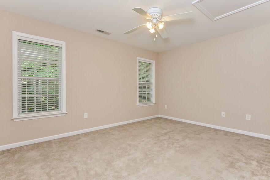 Building Photo - 3612 Willowtree Ln