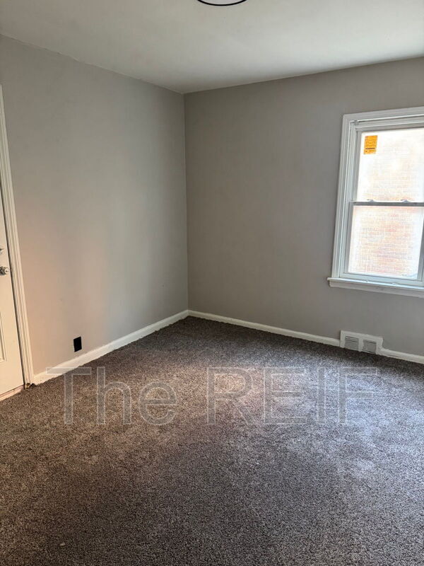 Building Photo - 13137 Elmdale St