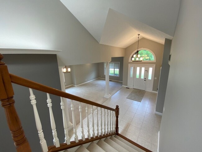 Building Photo - 5665 Stone Lake Dr