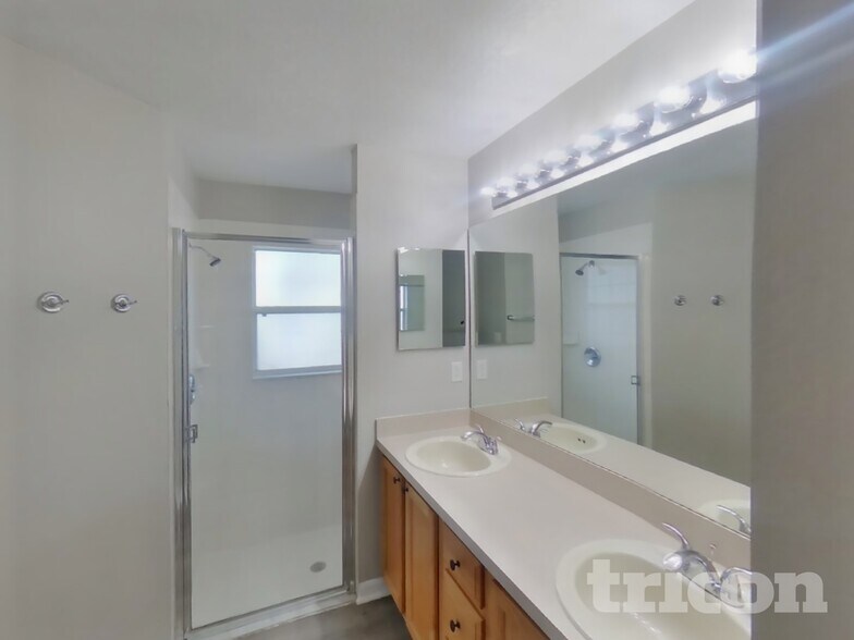 Building Photo - 13001 Fish Cove Dr
