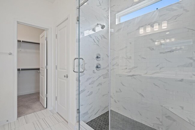 Building Photo - 15100 Forum Ave