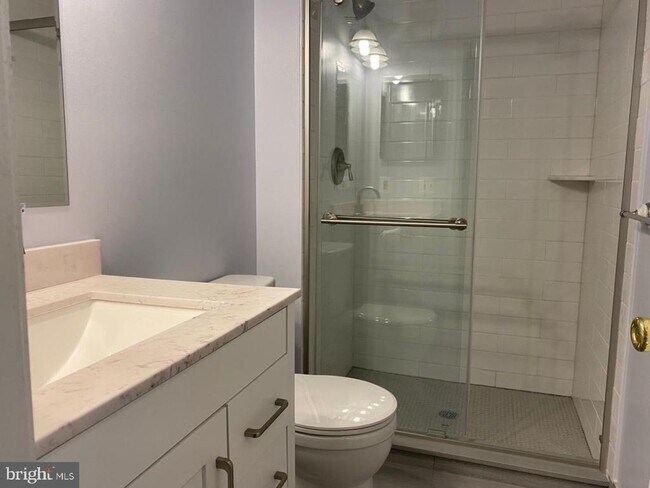 Building Photo - 7746 New Providence Dr