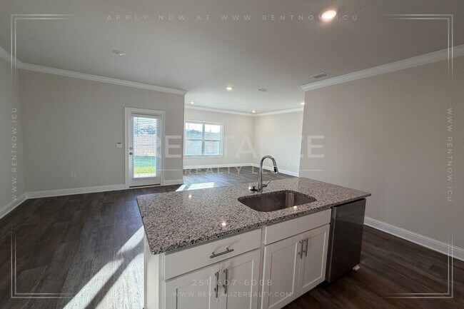 Building Photo - 14901 Dayton Cir
