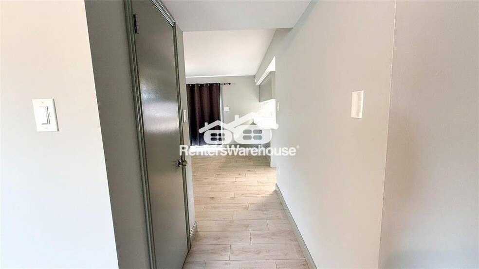 Building Photo - 2226 Triway Ln