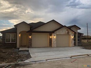 Building Photo - 117 Calvin Smith Ln.