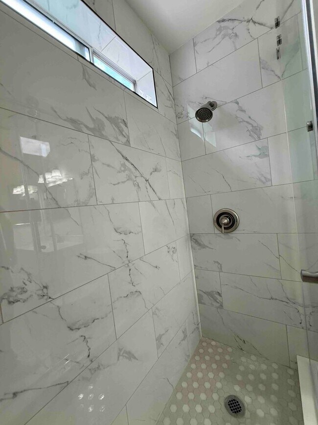 Building Photo - Gated Community - Updated Harbor City Townhome - 3 bed / 2.5 bath