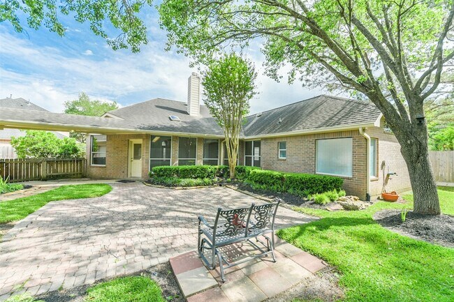 Building Photo - 14610 Farrawood Dr