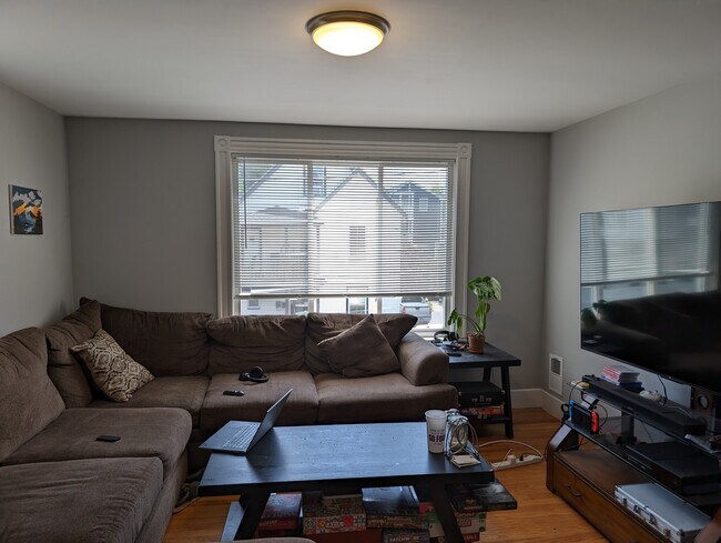 Building Photo - 11 Kearney St