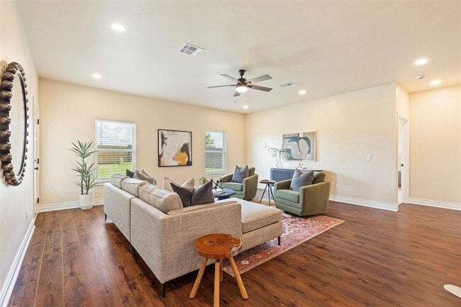 Building Photo - 1504 Sandpiper Ln