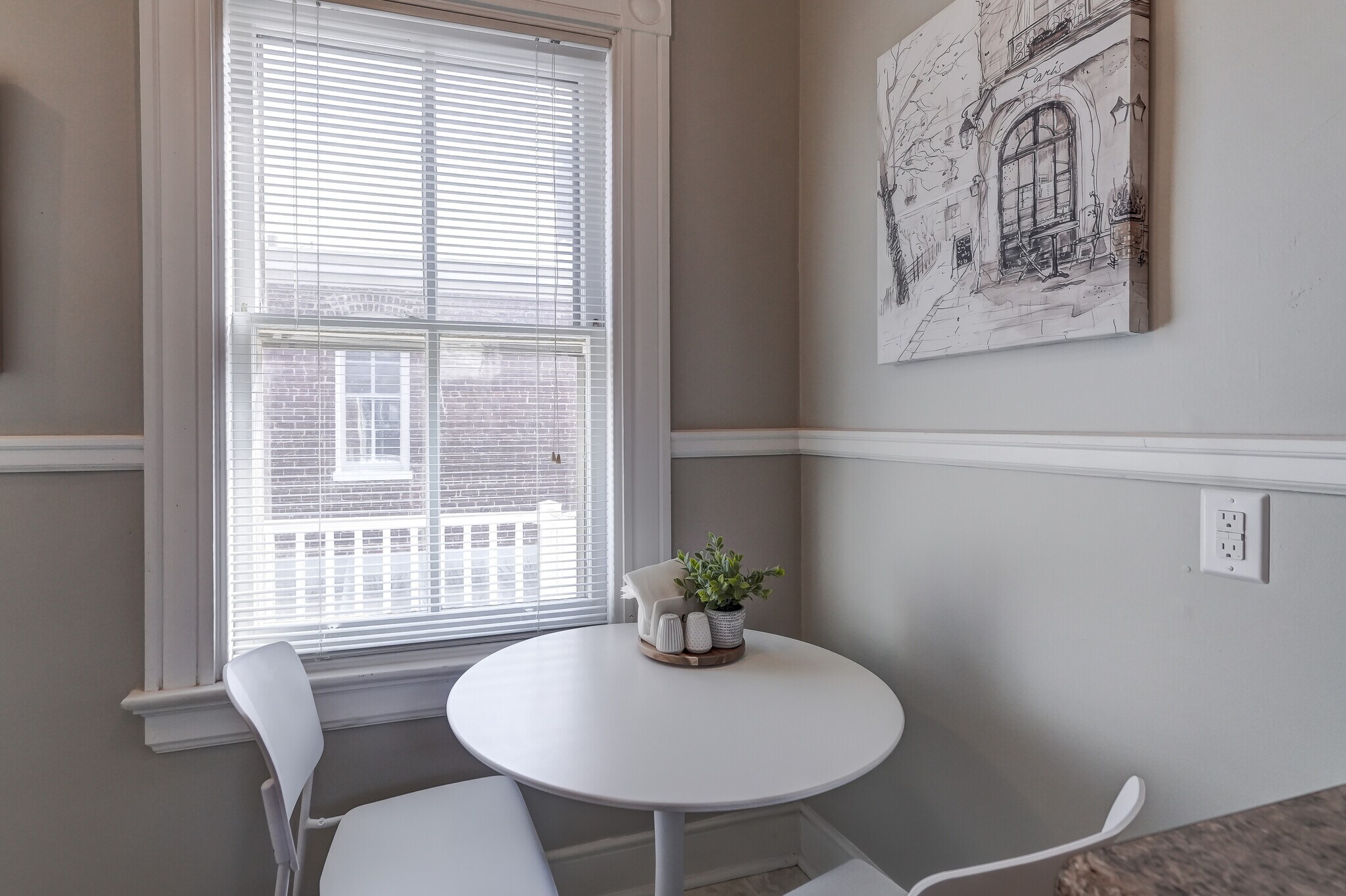 Building Photo - 1913 Hanover Ave