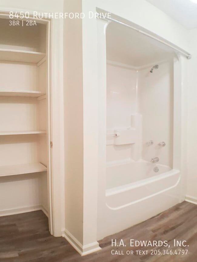 Building Photo - 8450 Rutherford Dr