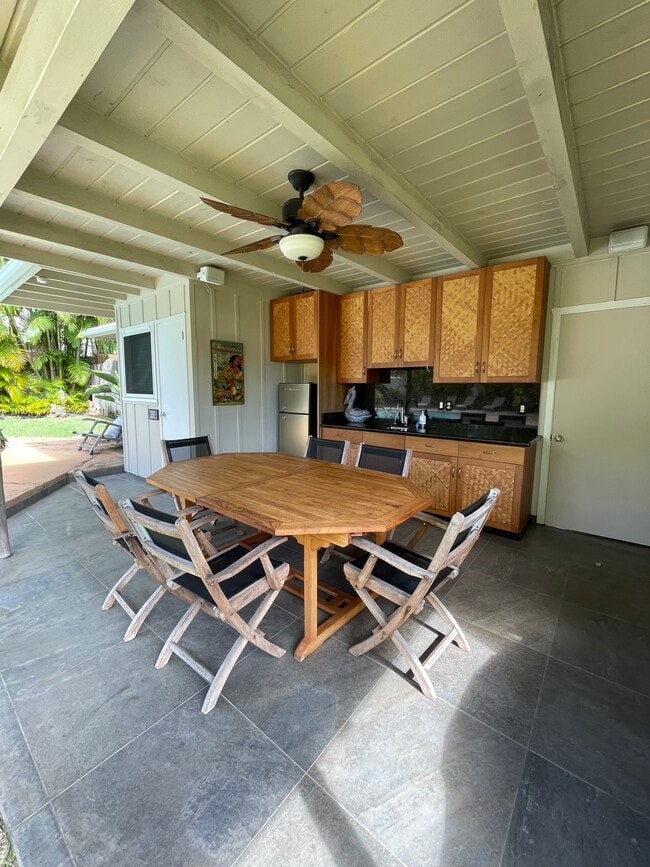 Building Photo - 456 Portlock Rd