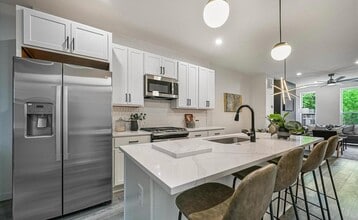 Building Photo - 1805 N Caroline St