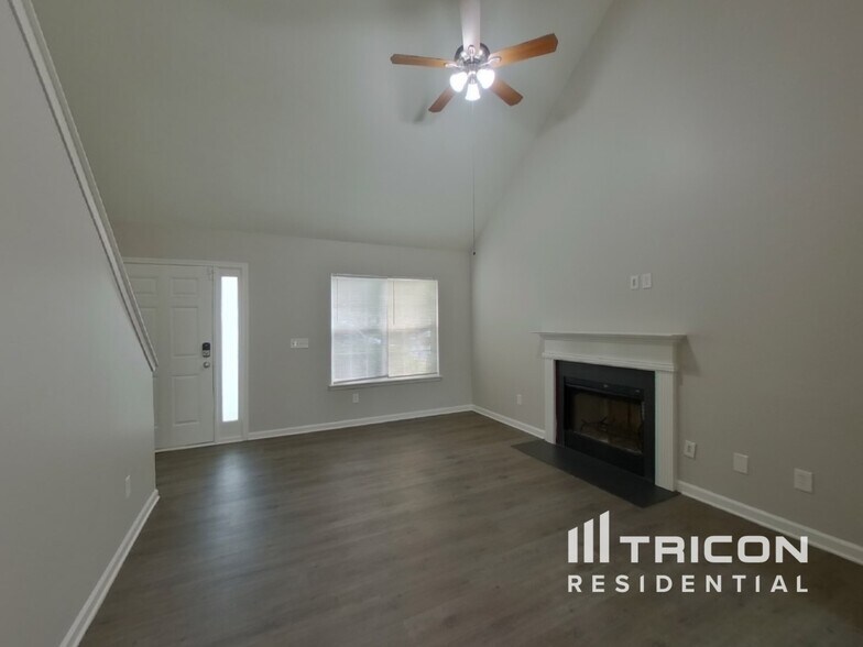 Building Photo - 1392 Zered Pl NW