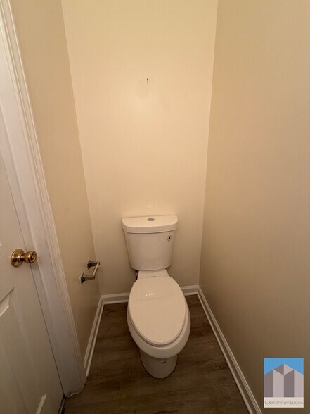 Building Photo - 644 Kenridge Dr
