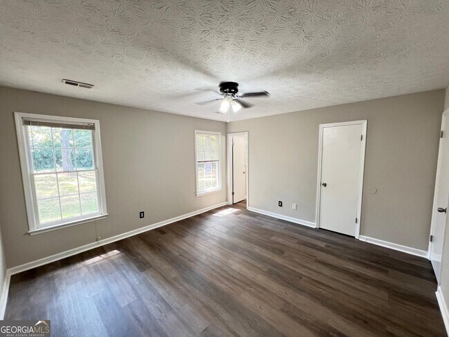 Building Photo - 510 Cornwallis Way