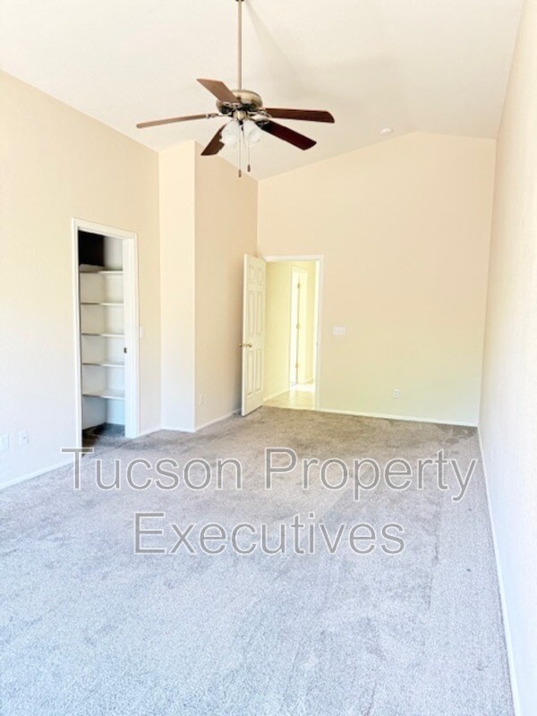 Building Photo - 13256 N Hammerstone Ln