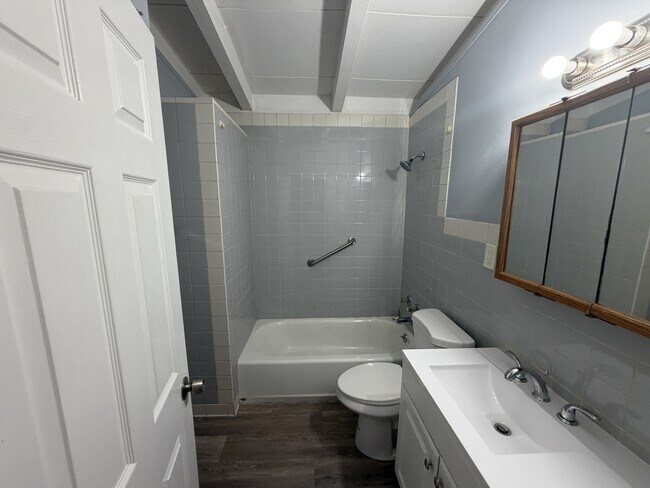 Building Photo - 1582 Bluebird Ln